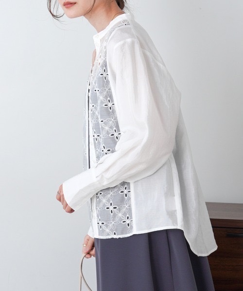 Bab(バブ)の「フロント刺繍レースブラウス(シャツ/ブラウス・レディース・アイボリー/ブラック・MEDIUM)」の5枚目の写真