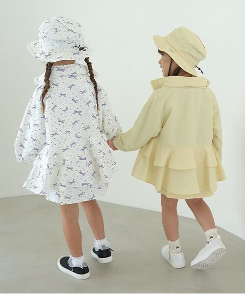 Lycee mine（リセマイン）の「【撥水加工】バックフリルAラインマウンテンパーカ(収納袋付き)（ブルゾン・キッズ・ラベンダー/ミント/アイボリー/ライラック/サックスブルー/レッド/クリーム/ネイビー・130cm/120cm/100cm/150cm/110cm/140cm）」の21枚目の写真