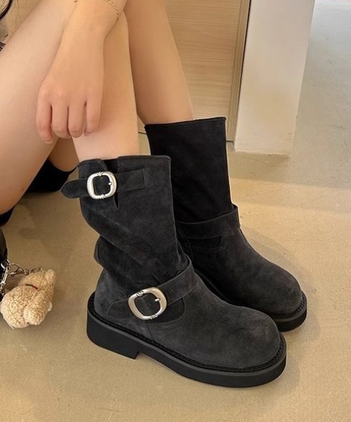 mebole(メボレ)の「バックルミドルブーツ(ブーツ・レディース・ブラック/ベージュ・LARGE/MEDIUM/SMALL)」の1枚目の写真
