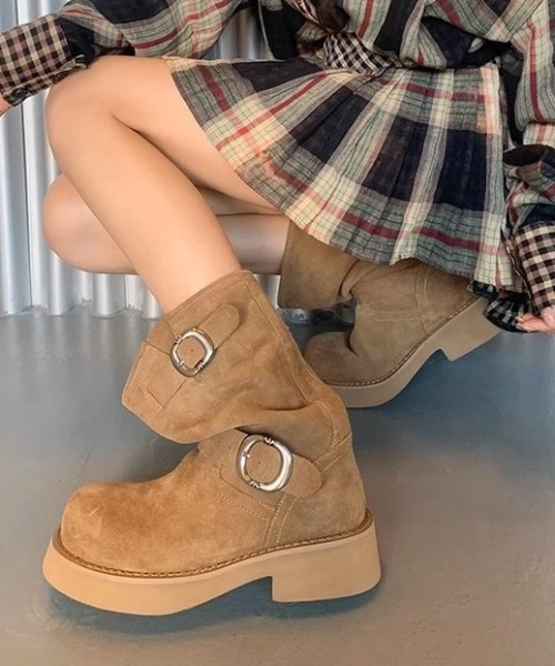 mebole(メボレ)の「バックルミドルブーツ(ブーツ・レディース・ブラック/ベージュ・LARGE/MEDIUM/SMALL)」の10枚目の写真