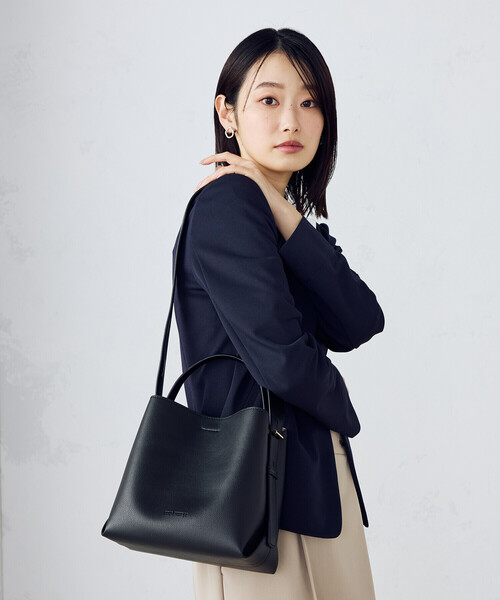 MONO COMME CA(モノコムサ)の「2wayワンショルダー(ショルダーバッグ・レディース・ブラック/グレー・FREE)」の9枚目の写真