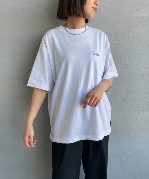 THOUSAND MILE（サウザンドマイル）の「[THOUSAND MILE/サウザンドマイル] ブランドロゴ バックプリント ショートスリーブTシャツ（Tシャツ/カットソー・レディース・ブラック/ホワイト・M/L）」の8枚目の写真