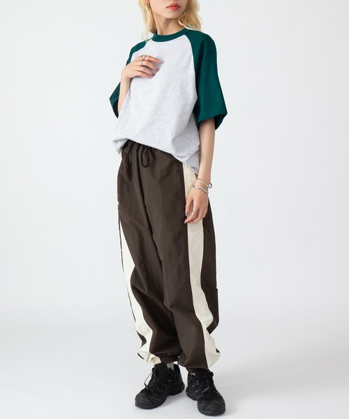 United Athle(ユナイテッドアスレ)の「【United Athle】5.6オンス ラグランTシャツ ビッグシルエット 半袖 5041(Tシャツ/カットソー・レディース・ライトグレー系3/ライトグレー系1/ホワイト×ブラック/アイボリー系2/ホワイト×パープル/アイボリー系1/ライトグレー系2・S)」の18枚目の写真