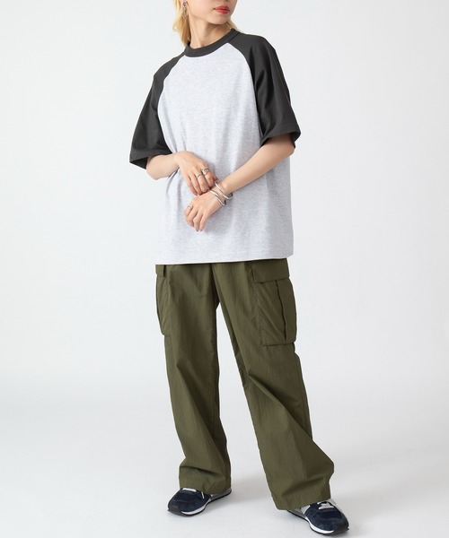 United Athle(ユナイテッドアスレ)の「【United Athle】5.6オンス ラグランTシャツ ビッグシルエット 半袖 5041(Tシャツ/カットソー・レディース・ライトグレー系3/ライトグレー系1/ホワイト×ブラック/アイボリー系2/ホワイト×パープル/アイボリー系1/ライトグレー系2・S)」の12枚目の写真