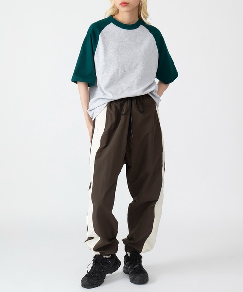 United Athle(ユナイテッドアスレ)の「【United Athle】5.6オンス ラグランTシャツ ビッグシルエット 半袖 5041(Tシャツ/カットソー・レディース・ライトグレー系3/ライトグレー系1/ホワイト×ブラック/アイボリー系2/ホワイト×パープル/アイボリー系1/ライトグレー系2・S)」の17枚目の写真