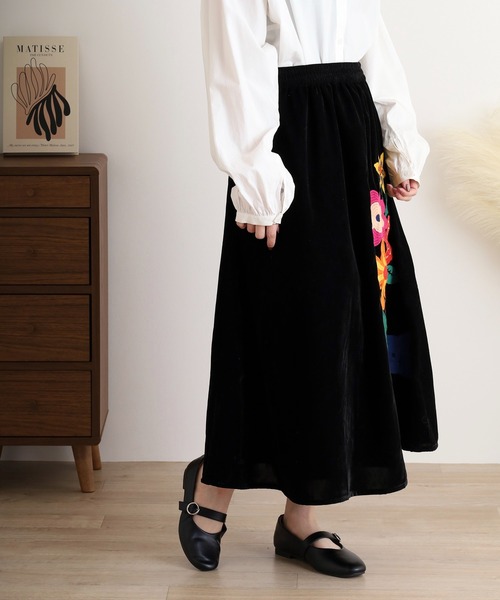KILKI（キルキー）の「kilki　ブーケ柄ベルベット刺繍スカート（スカート・レディース・ブラック・F）」の10枚目の写真