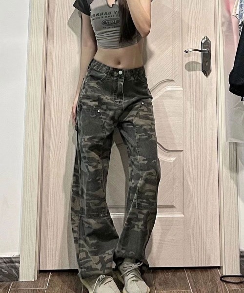 LETee(レティー)の「カモフラージュプリント デニムパンツ(デニムパンツ・レディース・カーキ・S/M)」の1枚目の写真