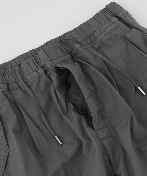 CALMER（カルメール）の「CALMER (カルメール) 別注 ナチュラルダイ パンツ（スラックス・メンズ・グレー/サックスブルー・LARGE/MEDIUM）」の4枚目の写真