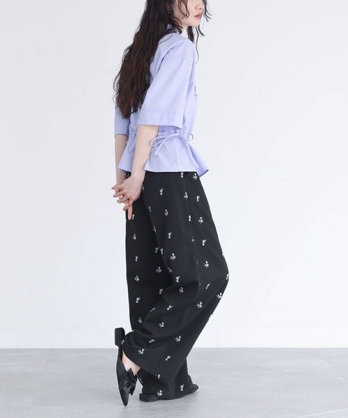 somari imagination（ソマリ イマジネーション）の「『花柄刺繍スラックス』（スラックス・レディース・ブラック/チャコール・1）」の11枚目の写真
