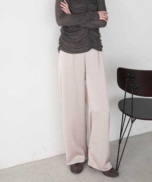 forksy.(フォルクシー)の「【forksy.】リラックス カラーサテンパンツ(その他パンツ・レディース・チャコール/ミント/ラベンダー/イエロー/ブラウン/ブラック/アイボリー/オフホワイト・FREE)」の3枚目の写真