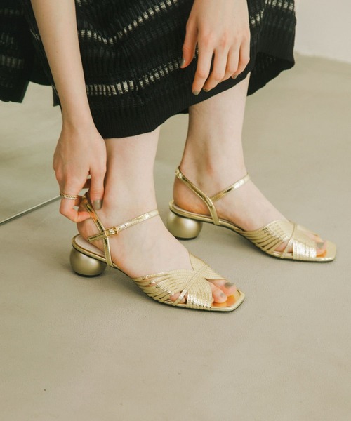 SENSE OF PLACE by URBAN RESEARCH（センスオブプレイスバイアーバンリサーチ）の「メタリックサンダル（サンダル・レディース・シルバー/ゴールド・SMALL/MEDIUM/LARGE）」の3枚目の写真