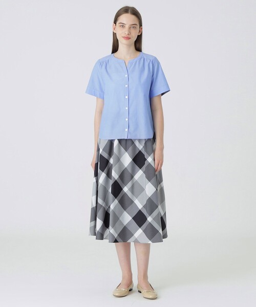 BLUE LABEL CRESTBRIDGE(ブルーレーベルクレストブリッジ)の「クレストブリッジチェックライトクロッシングツイルスカート(スカート・レディース・グレー系その他2/オレンジ系その他2/ベージュ系その他・38/36)」の4枚目の写真