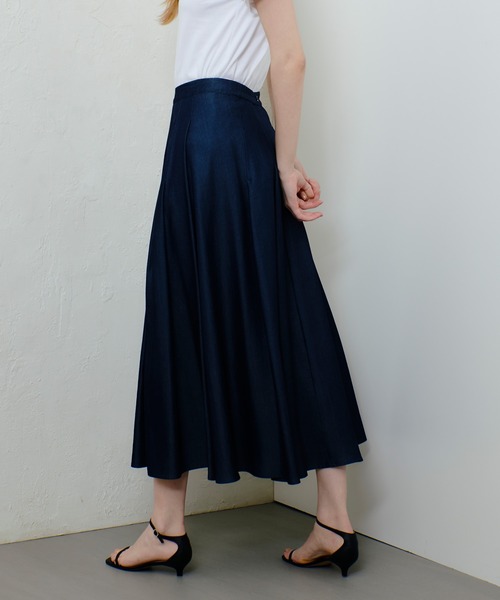 allureville（アルアバイル）の「マットタフタアンイーブンタックスカート（スカート・レディース・ブラック/ライトベージュ/インディゴブルー・1/2）」の8枚目の写真