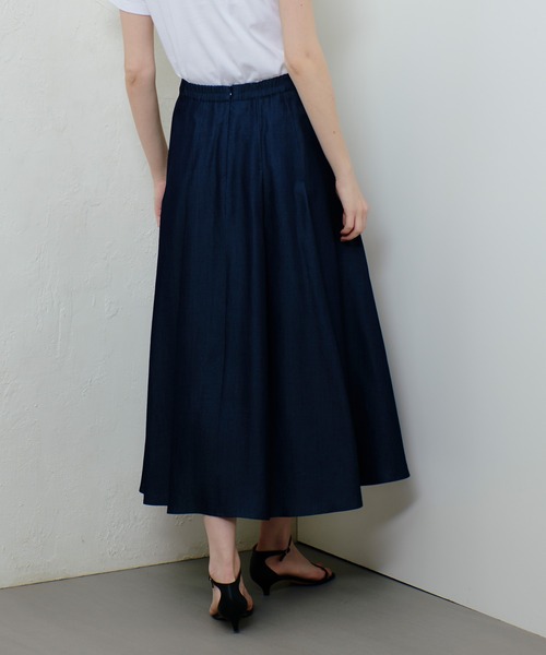 allureville（アルアバイル）の「マットタフタアンイーブンタックスカート（スカート・レディース・ブラック/ライトベージュ/インディゴブルー・1/2）」の7枚目の写真