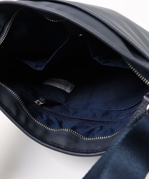 MACKINTOSH PHILOSOPHY(マッキントッシュ フィロソフィー)の「ショルダーバッグ バルヴエニーLTD3 6L 68753(ショルダーバッグ・メンズ・ネイビー・FREE)」の4枚目の写真