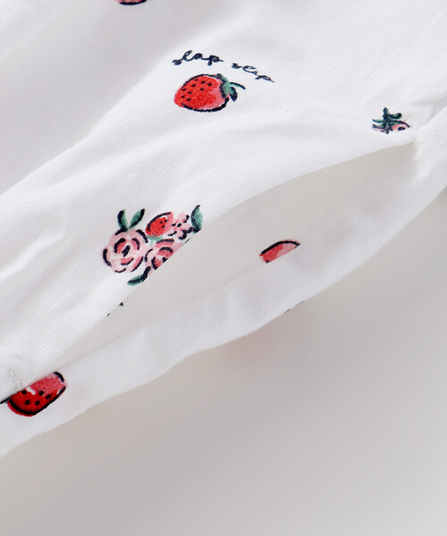 SLAP SLIP（スラップスリップ）の「【お揃い】デニムチェックイチゴ×お花プリントスモッキングワンピース(80~130cm)（ワンピース・キッズ・ブルー系その他/ホワイト系その他・100cm/120cm/130cm/80ｃｍ/90cm/110cm）」の16枚目の写真