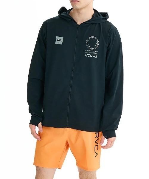 RVCA(ルーカ)の「RVCA メンズ VA MARK REFLECTIVE SFHD 長袖サーフTシャツ 【2025年夏モデル】/ルーカ水陸両用速乾UVケアロゴジップアップパーカーラッシュガード(水着)(ラッシュガード・メンズ・ブラック/グリーン系その他/ブルー系その他・LARGE/MEDIUM/SMALL/X-LARGE)」の7枚目の写真