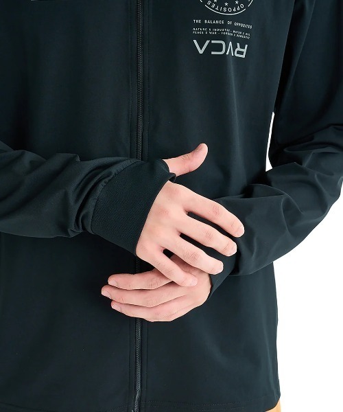 RVCA(ルーカ)の「RVCA メンズ VA MARK REFLECTIVE SFHD 長袖サーフTシャツ 【2025年夏モデル】/ルーカ水陸両用速乾UVケアロゴジップアップパーカーラッシュガード(水着)(ラッシュガード・メンズ・ブラック/グリーン系その他/ブルー系その他・LARGE/MEDIUM/SMALL/X-LARGE)」の11枚目の写真