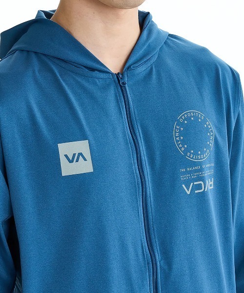 RVCA(ルーカ)の「RVCA メンズ VA MARK REFLECTIVE SFHD 長袖サーフTシャツ 【2025年夏モデル】/ルーカ水陸両用速乾UVケアロゴジップアップパーカーラッシュガード(水着)(ラッシュガード・メンズ・ブラック/グリーン系その他/ブルー系その他・LARGE/MEDIUM/SMALL/X-LARGE)」の21枚目の写真