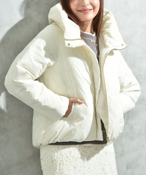 INTERPLANET(インタープラネット)の「ナイロンマイクロタフタダウンショートコート(ダウンジャケット/コート・レディース・グレイッシュベージュ/ブラック/オフホワイト・FREE)」の12枚目の写真