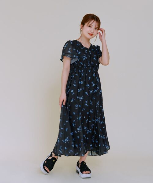 COHINA(コヒナ)の「シャドーフラワーマチフレアワンピース 【低身長・小柄女性】(ワンピース・レディース・ブラック/ピンク/グリーン・REGULAR/SHORT)」の10枚目の写真