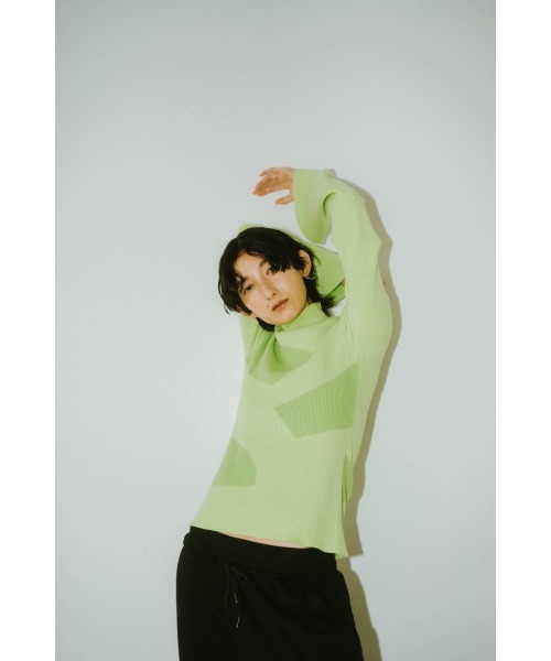 Knuth Marf(クヌースマーフ)の「wide sleeve high neck knit(ニット/セーター・レディース・ライム/アイボリー・FREE)」の4枚目の写真