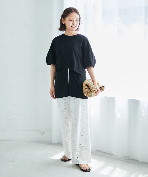 le.coeur blanc（ルクールブラン）の「《手洗い可能》フロントツイストTシャツ（Tシャツ/カットソー・レディース・オフホワイト/ライトグリーン/ブラック・38）」の5枚目の写真