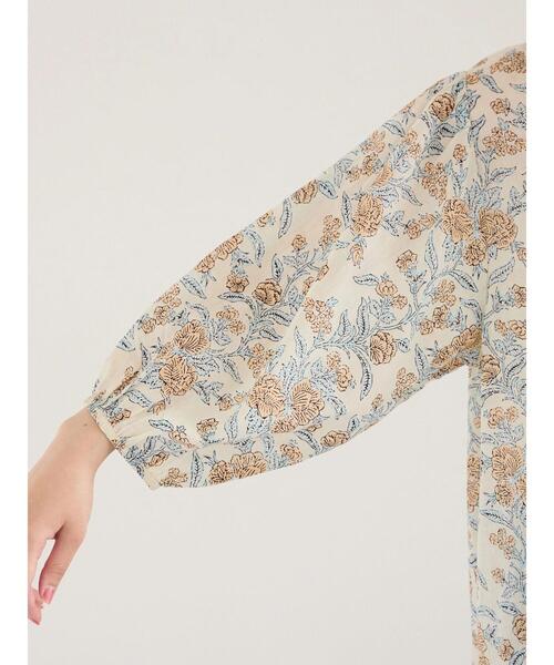 Samansa Mos2 blue（サマンサモスモスブルー）の「【Made in India】花柄ワンピース（ワンピース・レディース・チャコールグレー/ブルー/キナリ・F）」の7枚目の写真