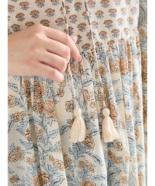 Samansa Mos2 blue（サマンサモスモスブルー）の「【Made in India】花柄ワンピース（ワンピース・レディース・チャコールグレー/ブルー/キナリ・F）」の11枚目の写真