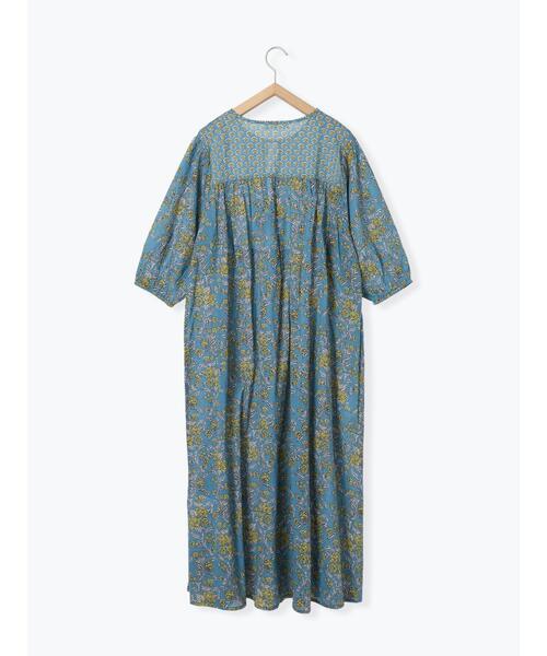 Samansa Mos2 blue（サマンサモスモスブルー）の「【Made in India】花柄ワンピース（ワンピース・レディース・チャコールグレー/ブルー/キナリ・F）」の14枚目の写真