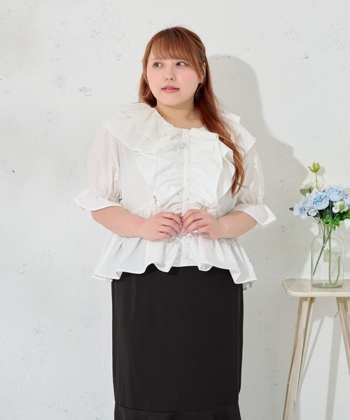 Louiosy(ルオシー)の「【Louiosy】【大きいサイズ】ラッフル襟ブラウス(シャツ/ブラウス・レディース・オフホワイト/グレイッシュベージュ・3L/X-LARGE/4L)」の7枚目の写真