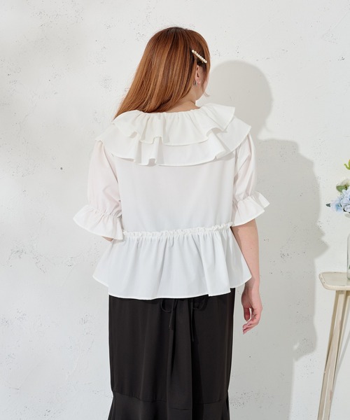 Louiosy(ルオシー)の「【Louiosy】【大きいサイズ】ラッフル襟ブラウス(シャツ/ブラウス・レディース・オフホワイト/グレイッシュベージュ・3L/X-LARGE/4L)」の5枚目の写真