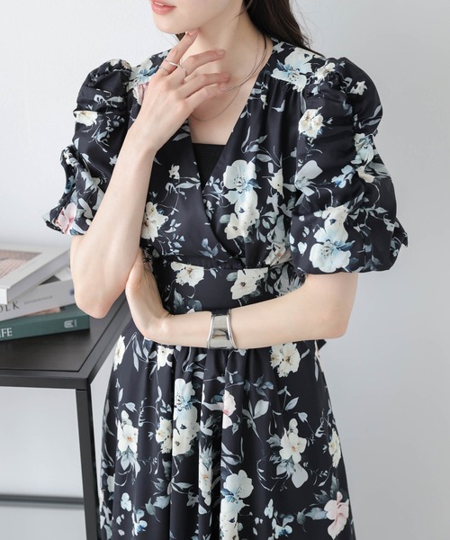AMELY（エミリー）の「フラワープリント カシュクールワンピース（ワンピース・レディース・ブラック/オフホワイト・フリー）」の16枚目の写真