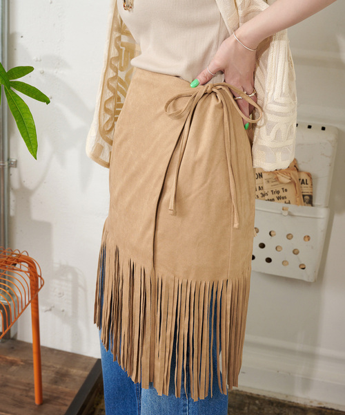 B.C STOCK（ベーセーストック）の「【ZOZO限定】手洗い可 / フリンジスカート（スカート・レディース・ベージュ/ブラウン・FREE）」の2枚目の写真