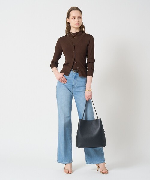 ANAYI（アナイ）の「アセテートポリエステルＶカーディガン（カーディガン/ボレロ・レディース・ピンクベージュ/ラベンダー/ブラウン/ブラック/オフホワイト・38/36）」の17枚目の写真