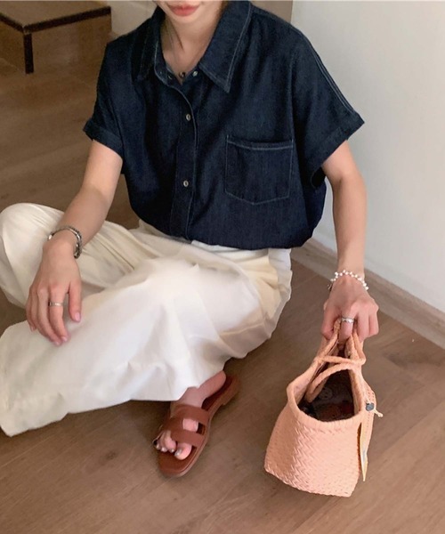 LAFFMO(ラフモ)の「フレンチスリーブデニムシャツ(シャツ/ブラウス・レディース・ブルー/ネイビー・M/L)」の4枚目の写真