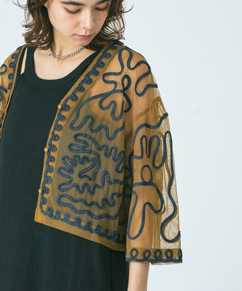 ROSE BUD(ローズバッド)の「EMBROIDARY SHIRT(シャツ/ブラウス・レディース・ホワイト/ブラウン・ONE SIZE)」の7枚目の写真