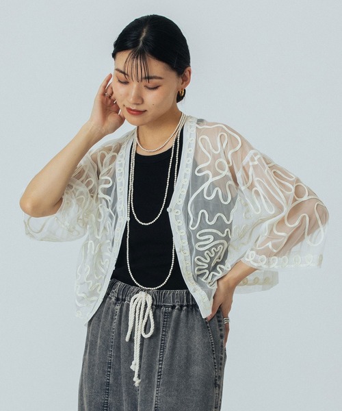 ROSE BUD(ローズバッド)の「EMBROIDARY SHIRT(シャツ/ブラウス・レディース・ホワイト/ブラウン・ONE SIZE)」の18枚目の写真