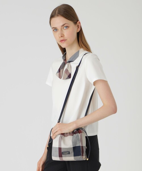 美品　ブルーレーベルクレストブリッジ　巾着　ショルダーバック　チェック BLUE LABEL CRESTBRIDGE ブルーレーベルクレストブリッジ