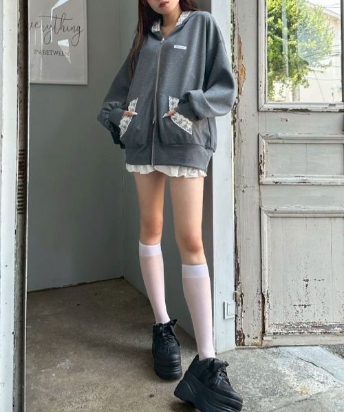 OLIVE des OLIVE（オリーブデオリーブ）の「レース付きZIPパーカー（パーカー・レディース・チャコールグレー/トップグレー/オフホワイト/ブラック/ブラウン・FREE）」の12枚目の写真