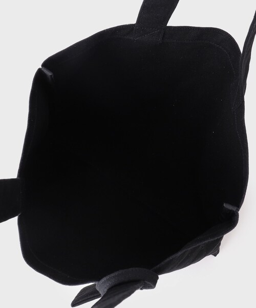 INDIVI（インディヴィ）の「ミニポーチチャーム付きキャンバストート（トートバッグ・レディース・ブラック系5/ブラック・00）」の11枚目の写真