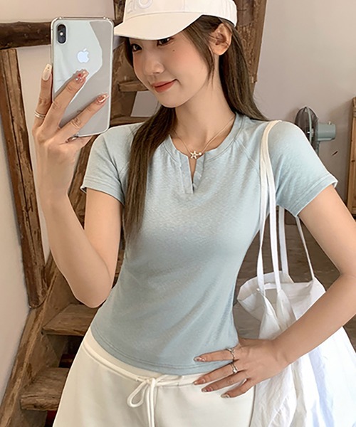 Doula Doula(ドゥーラドゥーラ)の「キーネックラグランTシャツ(Tシャツ/カットソー・レディース・ホワイト/ネイビー/ブルー/イエロー・M/S/L)」の3枚目の写真
