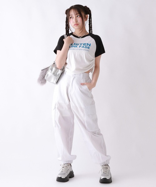 repipi armario（レピピ アルマリオ）の「エステルコットンカーゴパンツ（カーゴパンツ・キッズ・ホワイト/ピンク/ブラック・LARGE/MEDIUM/SMALL）」の4枚目の写真