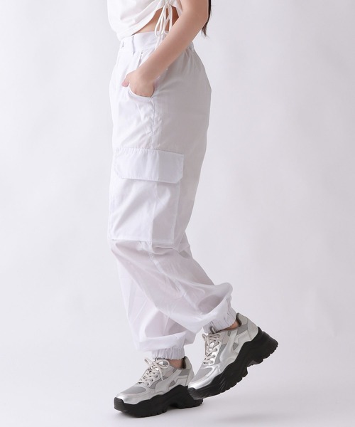 repipi armario（レピピ アルマリオ）の「エステルコットンカーゴパンツ（カーゴパンツ・キッズ・ホワイト/ピンク/ブラック・LARGE/MEDIUM/SMALL）」の5枚目の写真