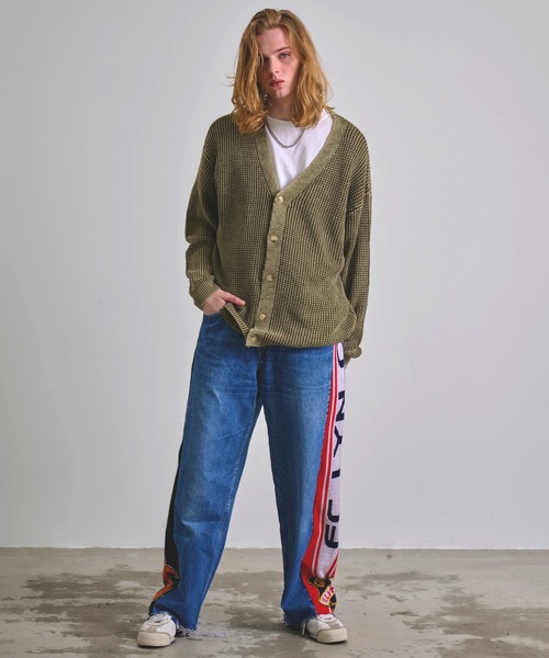 Revo.（レボ）の「Revo. パウダーブリーチ加工 ワッフル編み ルーズニット カーディガン（カーディガン/ボレロ・メンズ・ブラック/ネイビー/レッド/カーキ/グレイッシュベージュ・2/1）」の6枚目の写真