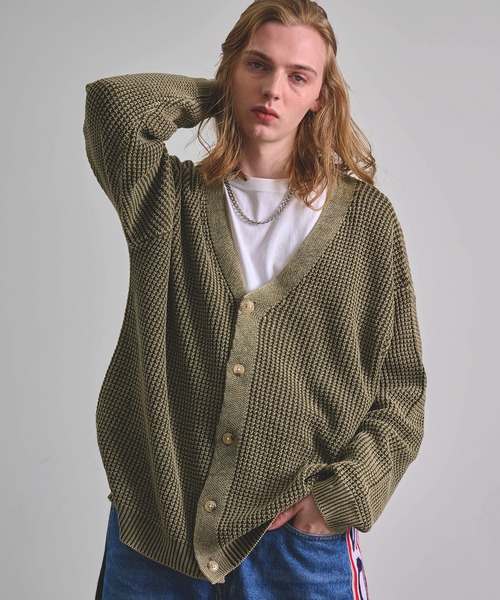 Revo.（レボ）の「Revo. パウダーブリーチ加工 ワッフル編み ルーズニット カーディガン（カーディガン/ボレロ・メンズ・ブラック/ネイビー/レッド/カーキ/グレイッシュベージュ・2/1）」の17枚目の写真