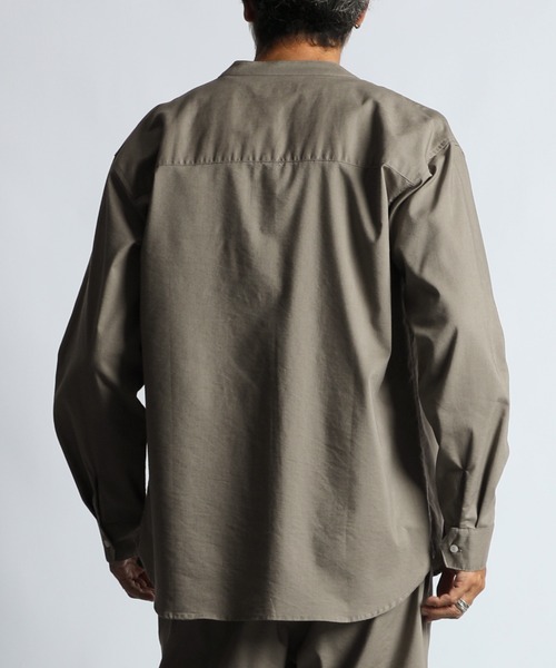 The DUFFER of ST.GEORGE(ザダファーオブセントジョージ)の「LINEN BLEND COOLMAX NO COLLAR SHIRT:セットアップ 麻混クールマックス ノーカラーシャツ(シャツ/ブラウス・メンズ・ネイビー/グレイッシュベージュ・X-LARGE/LARGE/MEDIUM/SMALL)」の10枚目の写真
