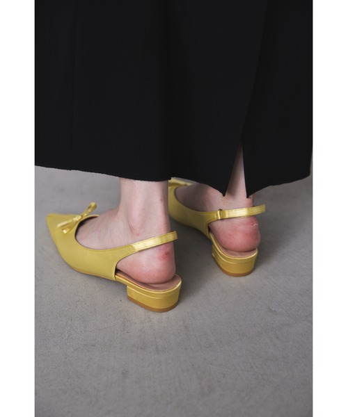 un/neu(アンノイ)の「ポインテッドサテンリボンミュール/ バックストラップサテンフラットミュール / 4サイズ展開(パンプス・レディース・ブラック/レッド/イエロー・SMALL/MEDIUM/LARGE/X-LARGE)」の8枚目の写真