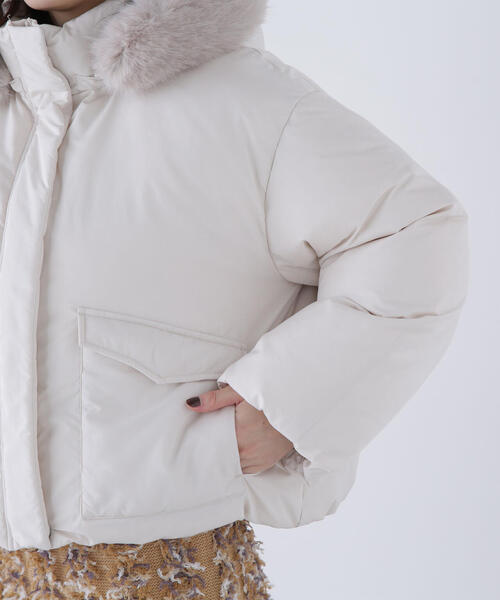 NATURAL BEAUTY BASIC（ナチュラルビューティーベーシック）の「◇フードファーショートダウン（ダウンジャケット/コート・レディース・ブラウン/オフホワイト/ブルー・SMALL/MEDIUM）」の16枚目の写真