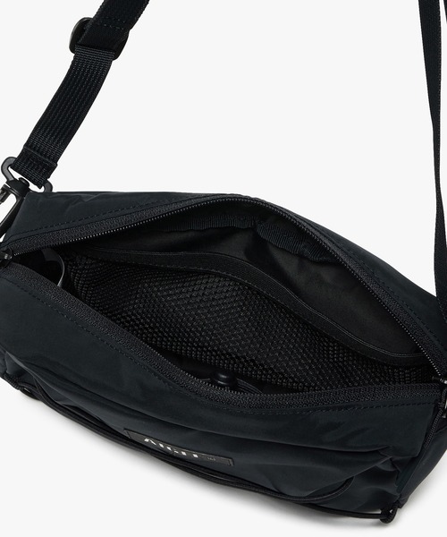 AIGLE（エーグル）の「ライト＆コンパクト ミニショルダーバッグ（ショルダーバッグ・レディース・ブラック/ブルーグレー/アイボリー・FREE）」の9枚目の写真